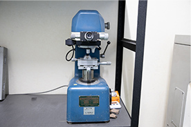 ロックウェル硬度計